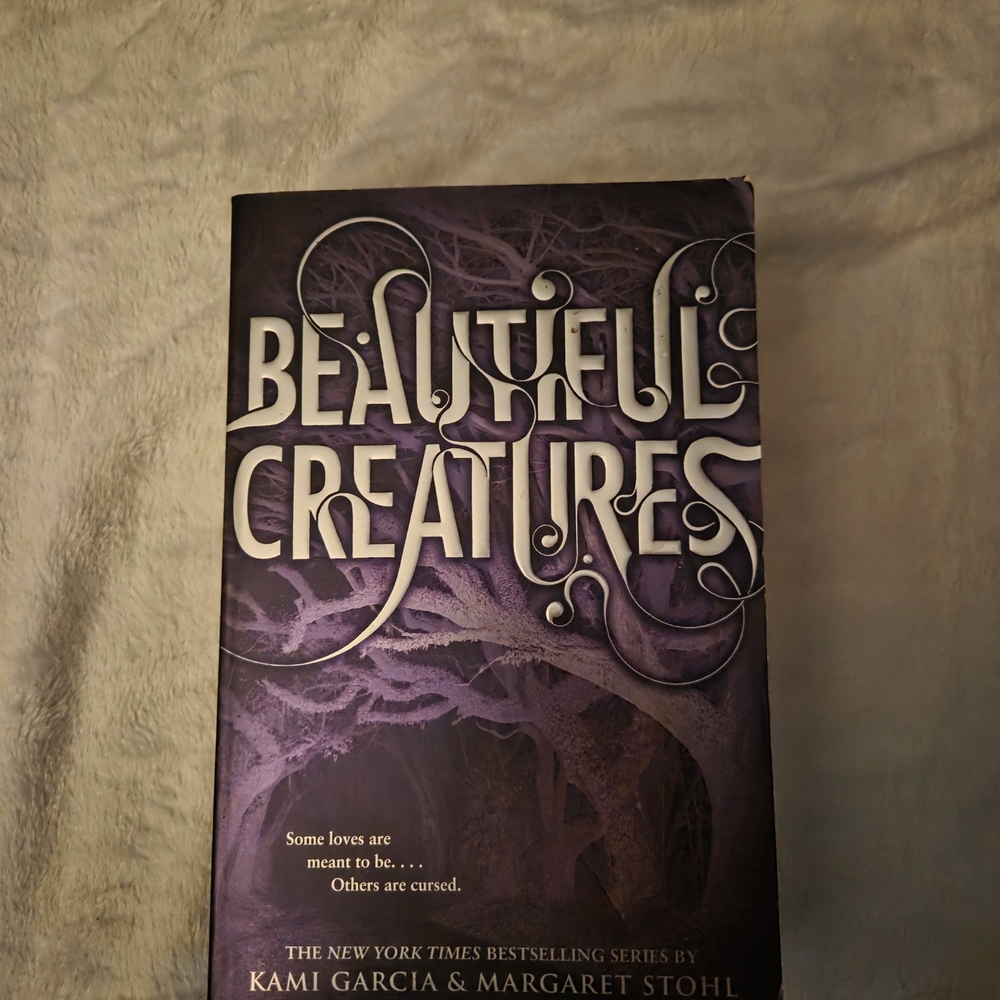 Beautiful Creatures Book Cover